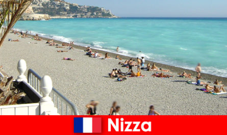 Belas praias da Riviera Francesa