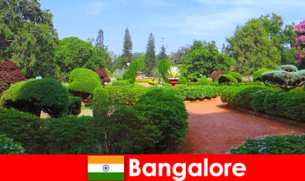 Os turistas em Bangalore adoram os belos parques e jardins