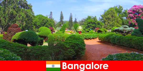 Os turistas em Bangalore adoram os belos parques e jardins