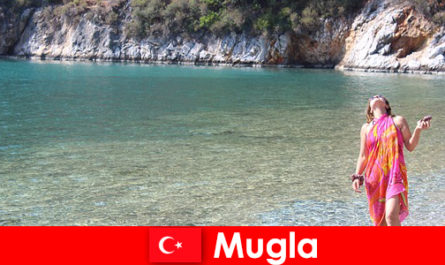 Férias na praia em Mugla, uma das menores capitais provinciais da Turquia