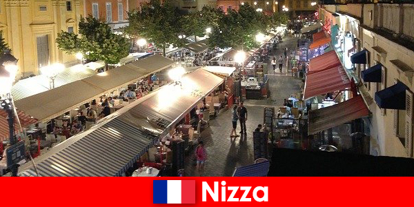 Nice oferece restaurantes aconchegantes e pontos de vida noturna bem frequentados para estrangeiros