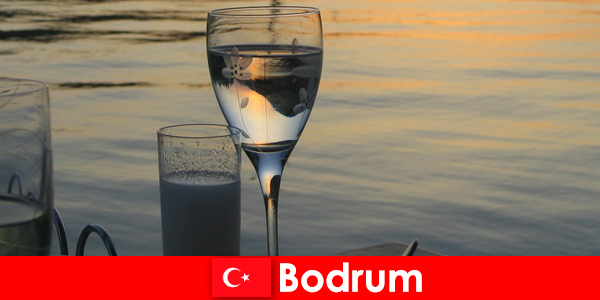Na Turquia Bodrum discoteca clubes e bares para jovens turistas