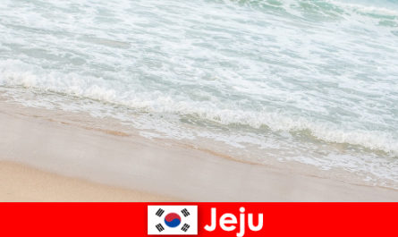 Jeju, com sua areia fina e águas claras, é o lugar ideal para férias em família na praia