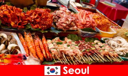 Seul também é famosa entre os viajantes por sua comida de rua deliciosa e criativa