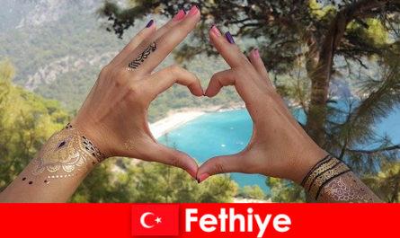 Férias na praia na Turquia Fethiye para jovens e idosos sempre um sonho