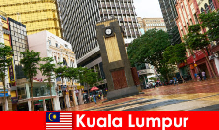 Kuala Lumpur é o centro cultural e econômico da maior área metropolitana da Malásia