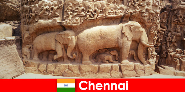 Estranhos estão entusiasmados com os edifícios culturais tradicionais em Chennai, Índia
