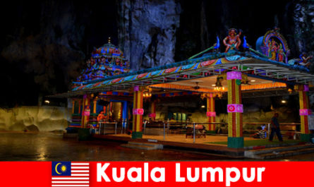 Kuala Lumpur, Malásia oferece aos viajantes uma visão profunda das antigas cavernas de calcário