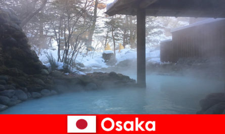 O Osaka Japão oferece aos hóspedes do spa que tomam banho em fontes termais