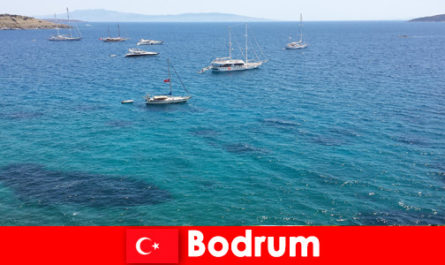 Férias de luxo para estrangeiros nas belas baías de Bodrum, Turquia