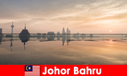 As reservas de hotel para turistas em Johor Bahru, Malásia, sempre reservam no centro da cidade