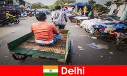 Férias no exterior Ruas animadas e muito movimento são as marcas registradas de Delhi na Índia