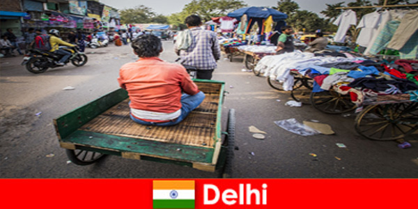 Férias no exterior Ruas animadas e muito movimento são as marcas registradas de Delhi na Índia
