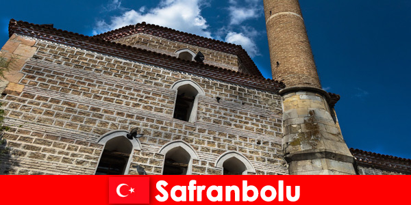 A história histórica passa a mão para estranhos em Safranbolu Turquia