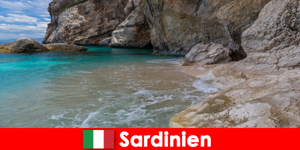 Ilha das Cavernas na Sardenha Itália para explorar
