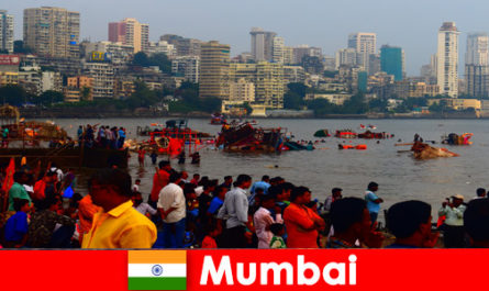 Modernidade e tradição fascinam estrangeiros de toda Mumbai Índia