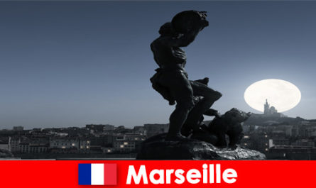 Marselha França é a cidade de rostos coloridos com muita cultura e história