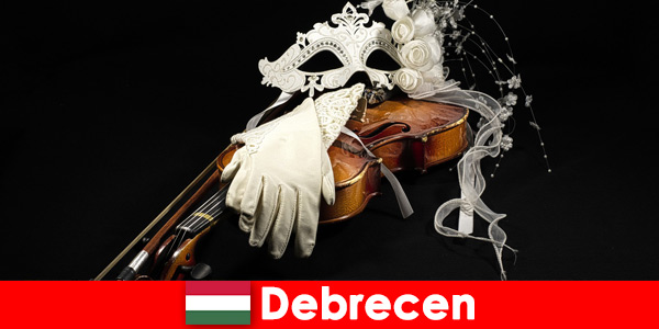 Teatro e música tradicionais em Debrecen Hungria são obrigatórios para viajantes culturais
