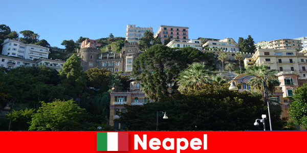 Nápoles na Itália é uma cidade saída de um cartão postal
