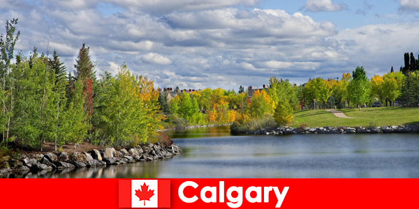 Calgary Canada oferece passeios de bicicleta e comida saudável para turistas amantes do esporte