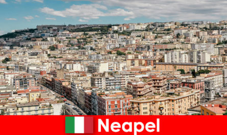 Recomendações e informações para Nápoles, a cidade costeira da Itália