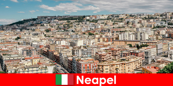 Recomendações e informações para Nápoles, a cidade costeira da Itália