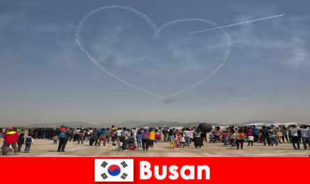 Expatriados vivem de forma simples e feliz em Busan Coreia do Sul