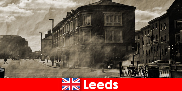 Cidade moderna com os melhores hotéis e gastronomia autêntica em Leeds Inglaterra