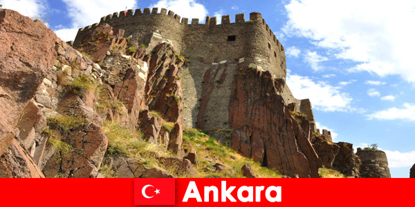 A capital de Ancara Turquia tem prédios antigos com muita história