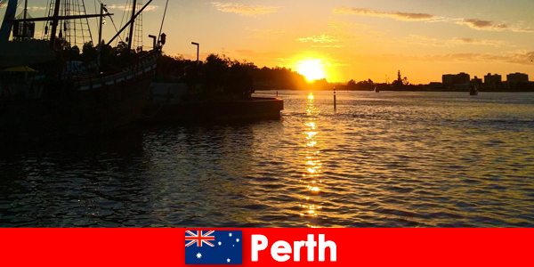 Experiência única nos navios em Perth Austrália