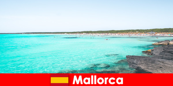 Grandes baías e águas cristalinas para nadar em Maiorca, Espanha