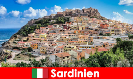 Viagem em grupo para aposentados na Sardenha Experimente a Itália com as melhores opções