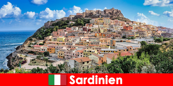 Viagem em grupo para aposentados na Sardenha Experimente a Itália com as melhores opções