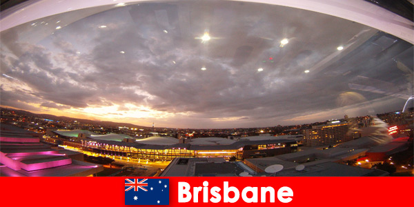 A cidade de Brisbane Austrália para todos os visitantes de qualquer lugar uma recomendação de viagem a qualquer hora