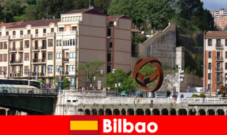 Viagem pela cidade a Bilbao, Espanha, inclusiva para turistas culturais de todo o mundo