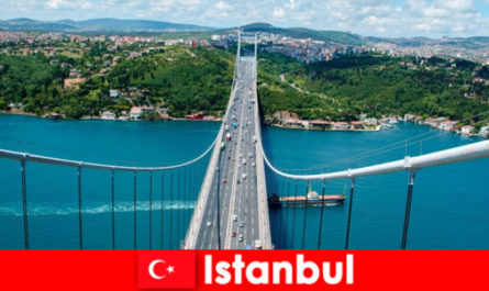Istambul com seu mar, Bósforo e ilhas é uma das cidades mais bonitas da Turquia