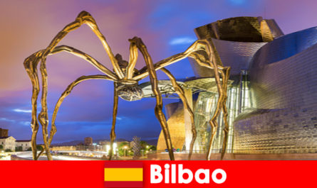 Pausa especial na cidade para turistas culturais globais em Bilbao, Espanha