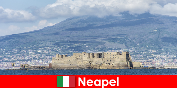 Experimente lugares históricos maravilhosos em Nápoles, Itália